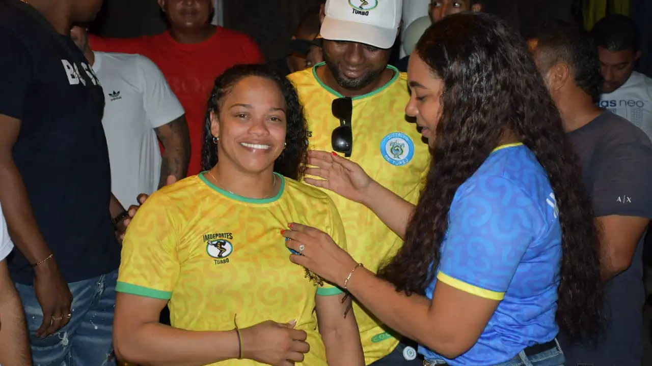 [Fotos] Turbo recibe a su estrella olímpica: Mari Leivis Sánchez, de vuelta a casa con medalla de plata
