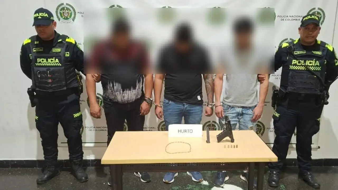Capturados tres extranjeros en Medellín tras hurto de cadena de $30 millones